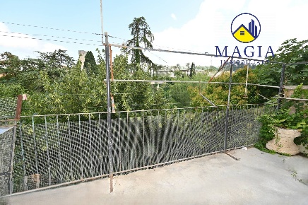 Foto Appartamento a Ascoli Piceno di 99 m² con 4 locali in vendita