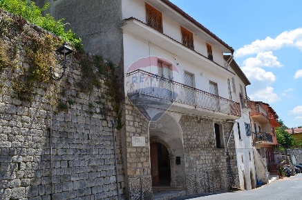 Foto Appartamento in via Umberto I, Foglianise Centro di 104 m² in vendita