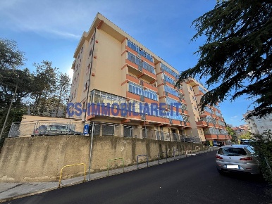 Foto Appartamento in Via Bertazzoni, Potenza Centro di 130 m² con 5 locali