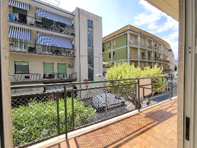 Foto Appartamento in Via D. Brunenghi, Finale Ligure Centro di 70 m²