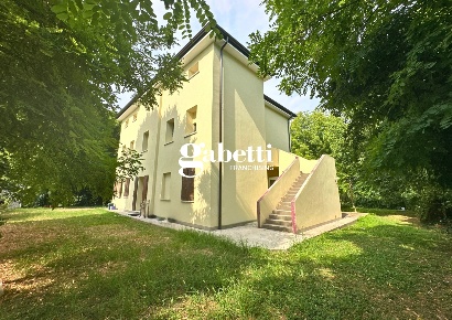 Foto Appartamento a Tribano San Luca di 389 m² con 16 locali in vendita