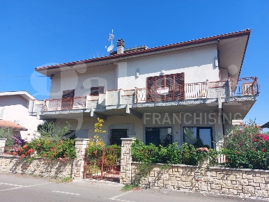 Foto Villa unifamiliare in Via Trento 50, Alba Adriatica Centro di 520 m²