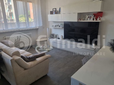 Foto Appartamento in Via De Sanctis 7, Abbiategrasso di 65 m² con 2 locali