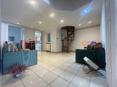 Foto Appartamento in Via CAVALLOTTI 105, Taranto Borgo di 113 m² in vendita