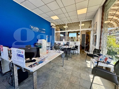 Foto Negozio in Orbassano, Bruino di 50 m² con 1 locali in vendita