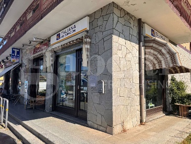 Foto Negozio in Orbassano, Bruino di 50 m² con 1 locali in vendita