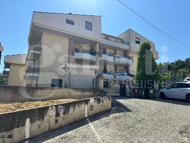 Foto Appartamento in Via Badette 22, Tortoreto Centro di 90 m² con 3 locali