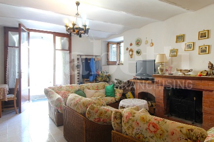 Foto Appartamento in Via Fonticella 7, Alfedena di 83 m² con 3 locali