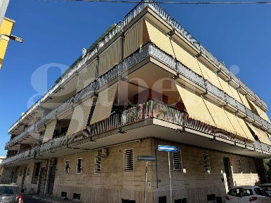 Foto Appartamento in CAPITANO MAIORANO, Bari Palese di 135 m² con 4 locali