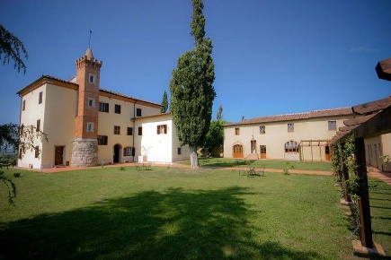 Foto Agriturismo a Castelnuovo Berardenga con 10 locali in vendita