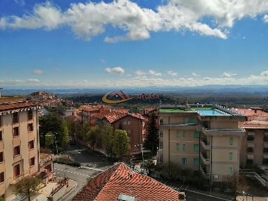 Foto Attività commerciale a Chianciano Terme di 1300 m² con 28 locali