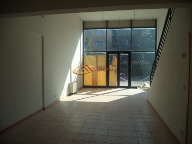 Foto Negozio a Arezzo di 130 m² con 4 locali in vendita