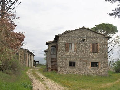 Foto Attività commerciale a Orvieto di 1254 m² con 10 locali in vendita