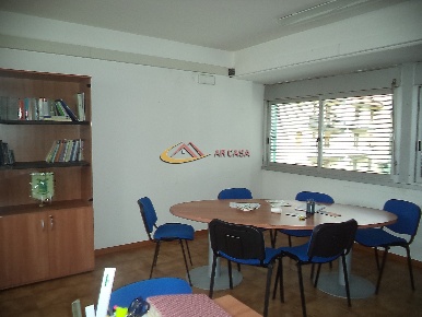 Foto Ufficio a Arezzo di 100 m² con 3 locali in affitto