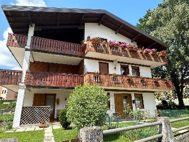 Foto Appartamento in via Gioacchino Rossini, Asiago Centro di 70 m²