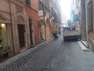 Foto Attività commerciale in via del Corso, Roma Montecitorio di 55 m²