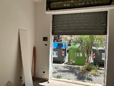 Foto Negozio in via Laura Mantegazza, Roma Monteverde Nuovo di 20 m²