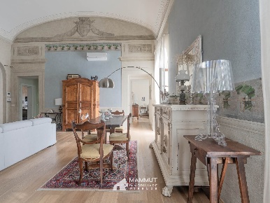 Foto Appartamento a Lastra a Signa Centro di 130 m² con 6 locali in vendita