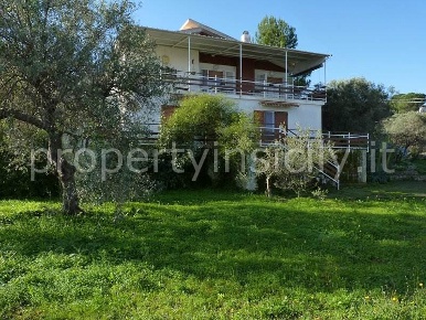 Foto Villa unifamiliare a Noto di 135 m² con 10 locali in vendita