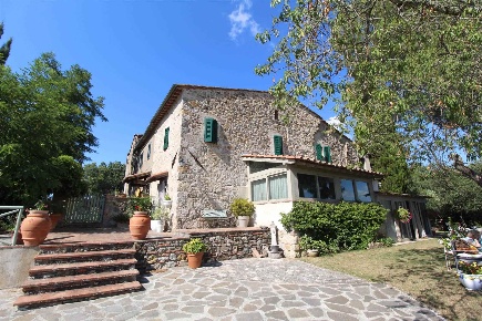Foto Appartamento a Casole d'Elsa di 159 m² con 6 locali in vendita