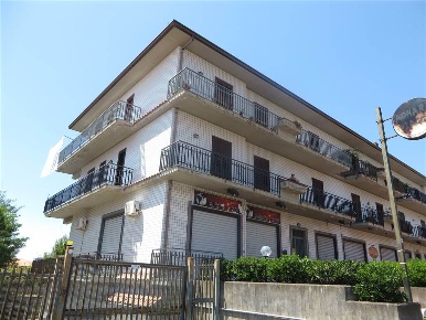 Foto Appartamento in Via Ercole Patti 75, Pedara Centro di 135 m²