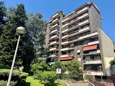 Foto Appartamento in Via Mac Mahon 19, Milano Cenisio di 112 m² in vendita