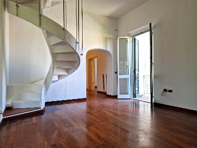 Foto Appartamento a Cecina Cecina Centro di 170 m² con 5 locali in vendita