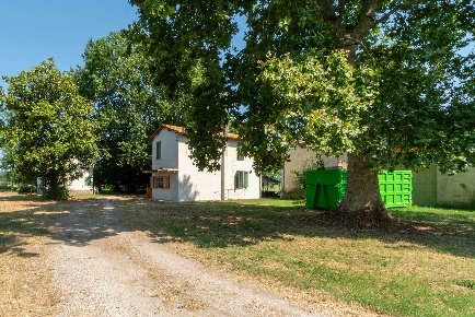 Foto Appartamento a Malalbergo di 477 m² con 9 locali in vendita