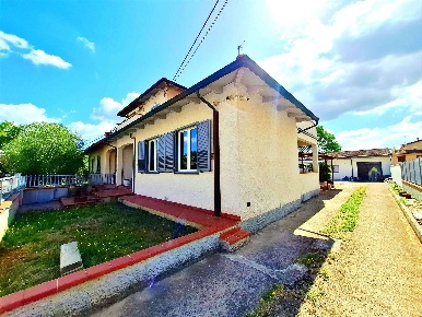 Foto Casa indipendente a Prato Maliseti di 100 m² con 4 locali in vendita