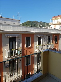 Foto Appartamento a Salerno Centro di 90 m² con 3 locali in affitto