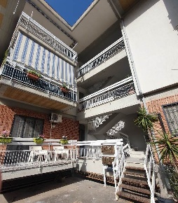 Foto Appartamento in via Vampolieri 45, Aci Castello Vambolieri I di 69 m²