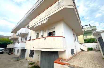 Foto Villa unifamiliare a Mondragone di 220 m² con 5 locali in vendita