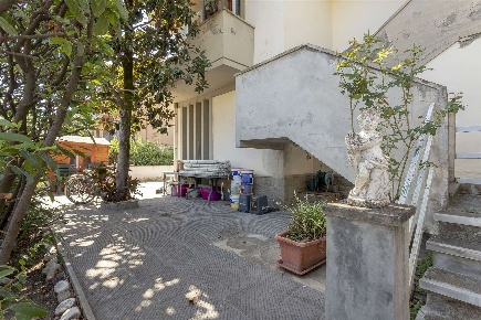 Foto Appartamento in via Enrico Berlinguer, Campi Bisenzio di 191 m²