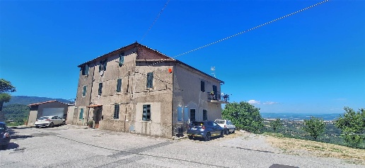 Foto Appartamento a Castel del Piano Centro di 140 m² con 8 locali