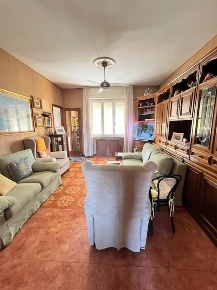Foto Appartamento a Cascina Centro di 100 m² con 5 locali in vendita