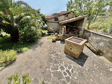Foto Casa indipendente a Gambassi Terme Centro di 100 m² con 4 locali