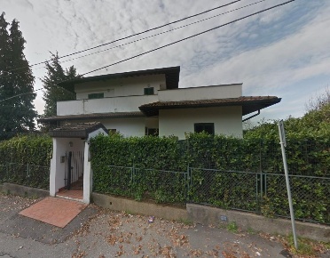 Foto Villa bifamiliare a Lentate sul Seveso Centro di 186 m² con 4 locali