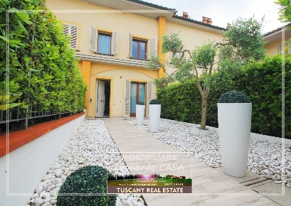 Foto Villa a schiera a Vinci Centro di 180 m² con 5 locali in vendita