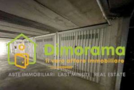 Foto Box in Via San Francesco d'Assisi 6 6, Giussano Centro di 17 m²