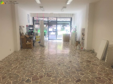 Foto Negozio a Sassuolo di 120 m² con 1 locali in affitto