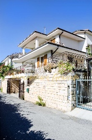 Foto Villa unifamiliare a Camporosso di 174 m² con 7 locali in vendita