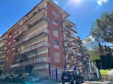 Foto Appartamento in Via Salvatore Talamo 51, Roma Villa Gordiani di 76 m²