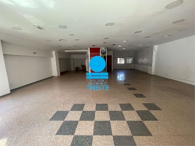 Foto Negozio a Pesaro di 150 m² con 1 locali in affitto