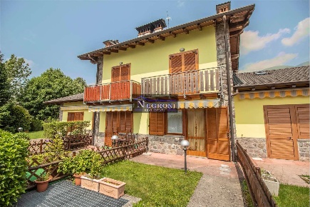 Foto Appartamento in Via monte Redondo, Gromo di 50 m² con 2 locali