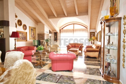 Foto Attico a Arzignano di 252 m² con 9 locali in vendita