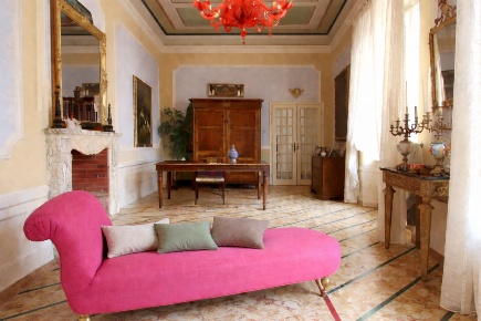 Foto Appartamento in Piazza San Michele 10, Lucca di 235 m² con 9 locali