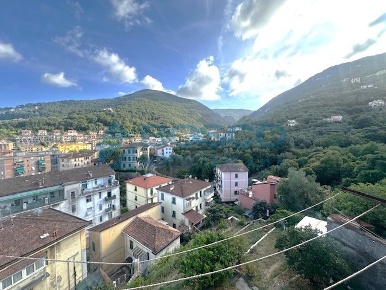 Foto Appartamento in Via Costa di Murlo, La Spezia di 115 m² con 5 locali