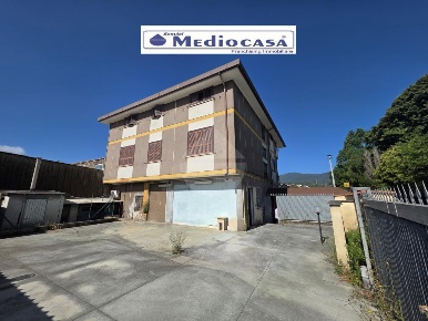 Foto Appartamento in via cerreta, Lariano di 130 m² con 4 locali in vendita