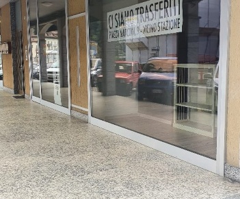 Foto Negozio in San Giovanni Bianco, San Giovanni Bianco di 165 m²