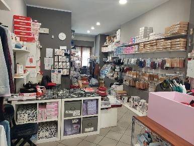 Foto Attività commerciale a Alba Borgo Piave, Corso Europa, Zona Ferrero